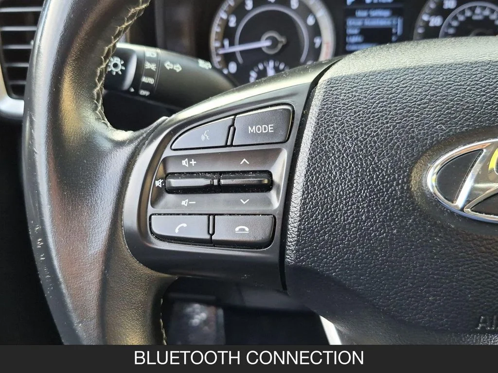 Used 2021 Silver Hyundai SEL image 17