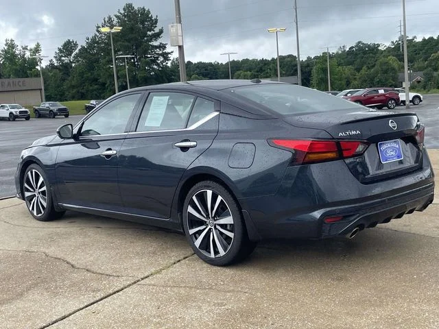 Used 2019 Blue Nissan 2.5 Platinum image 4