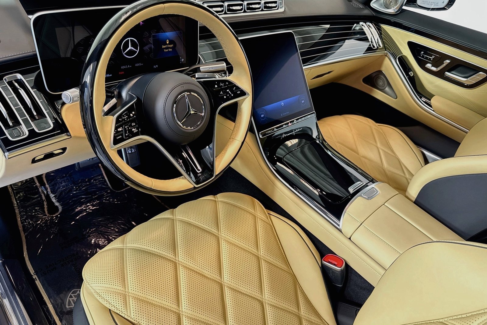Used 2024 Onyx  Black Metallic Mercedes-Benz Maybach S 680 image 9