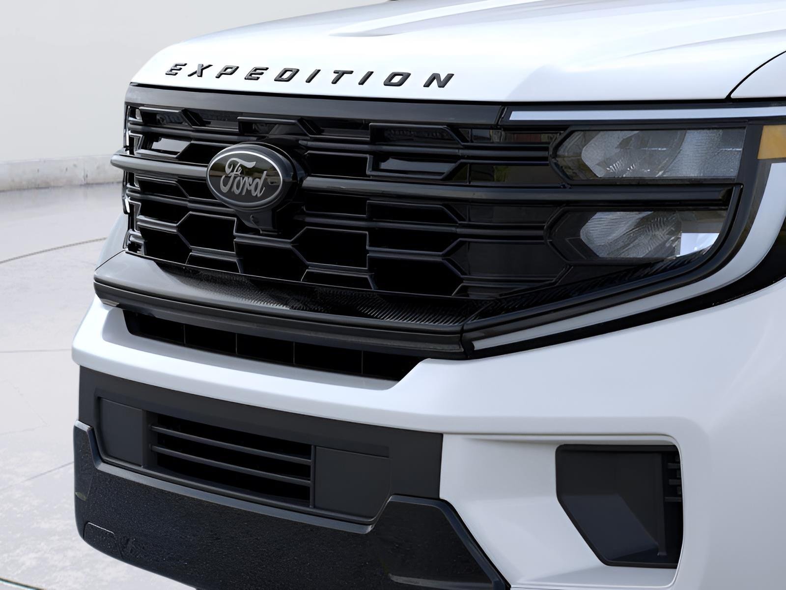 New 2026 Star White Metallic Tri-Coat Ford Platinum® image 17