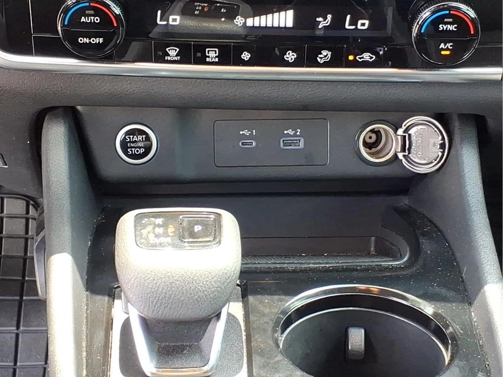 Used 2022  Nissan SV image 15