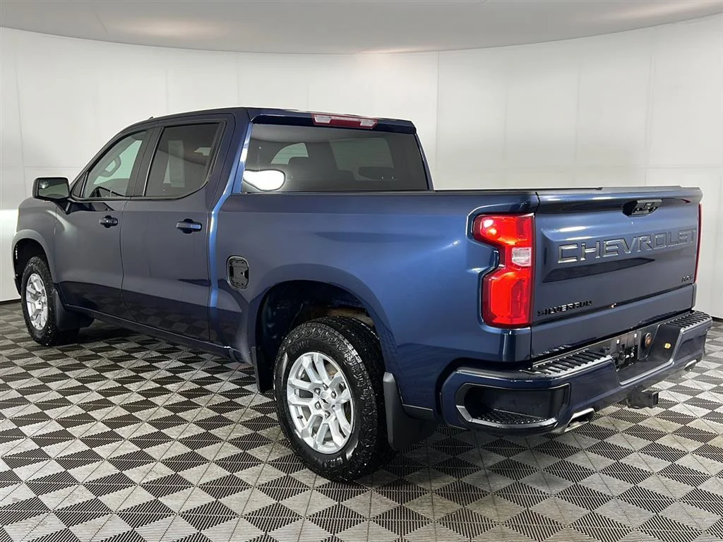 Used 2022 Northsky Blue Metallic Chevrolet RST image 42