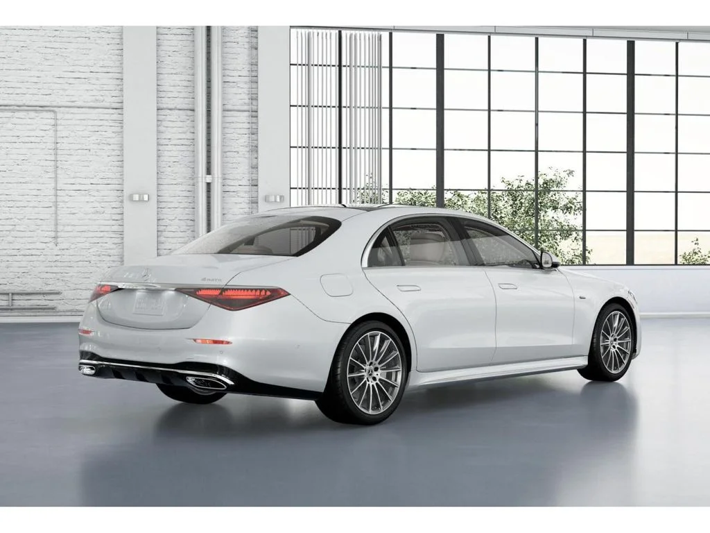 Used 2025 White Mercedes-Benz S 580e image 21