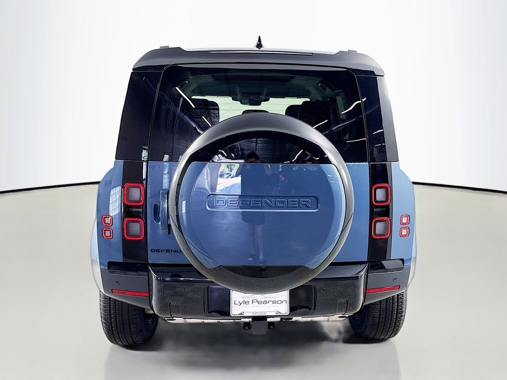 New 2026 Tasman Blue Land Rover S image 10