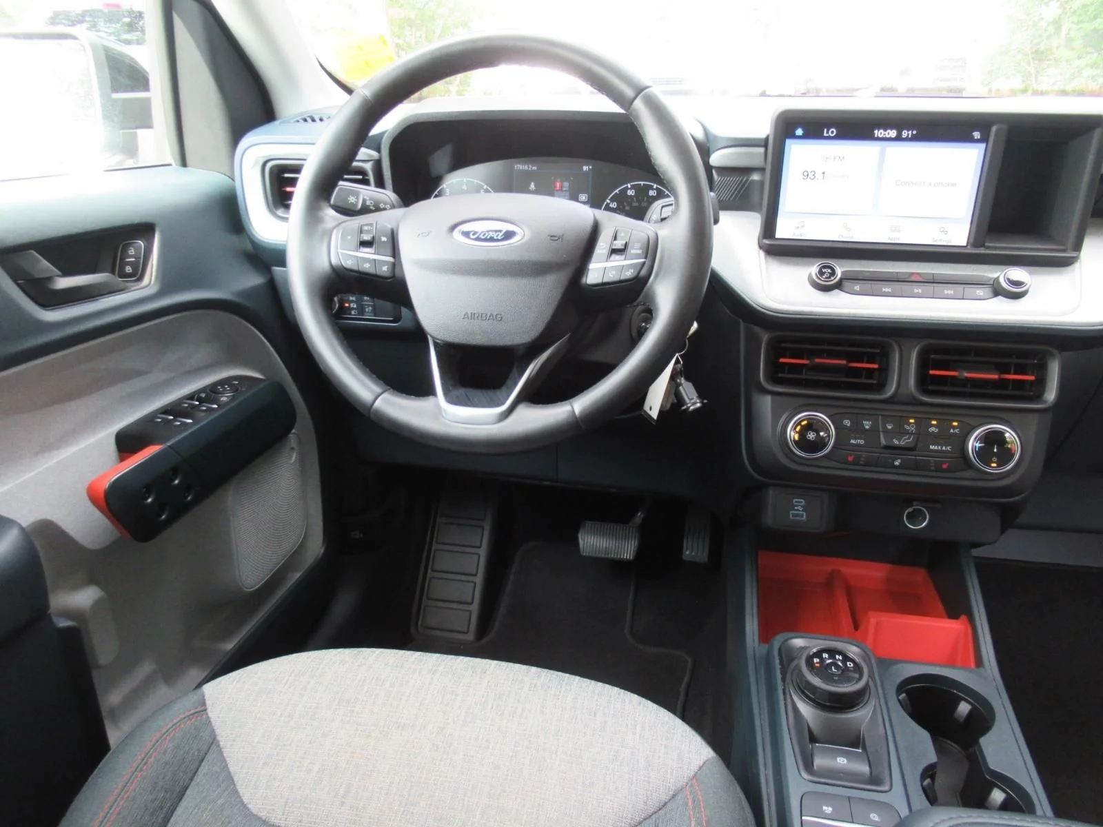Used 2024 Black Ford XLT image 15