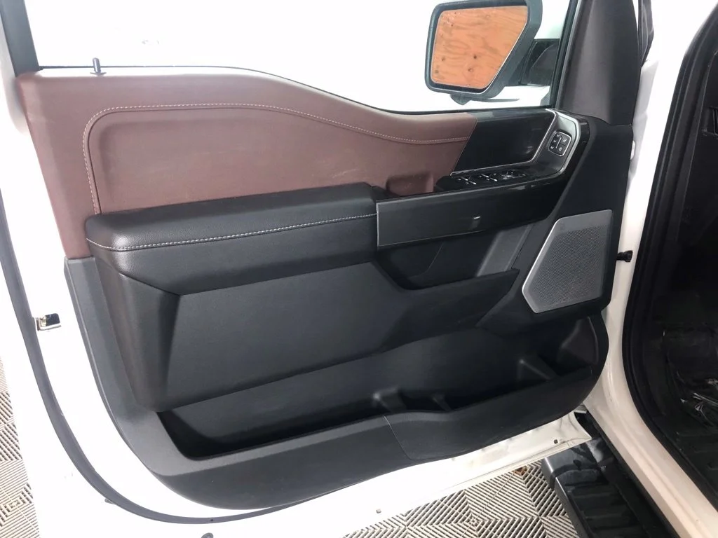 Used 2023 White Ford Lariat image 10