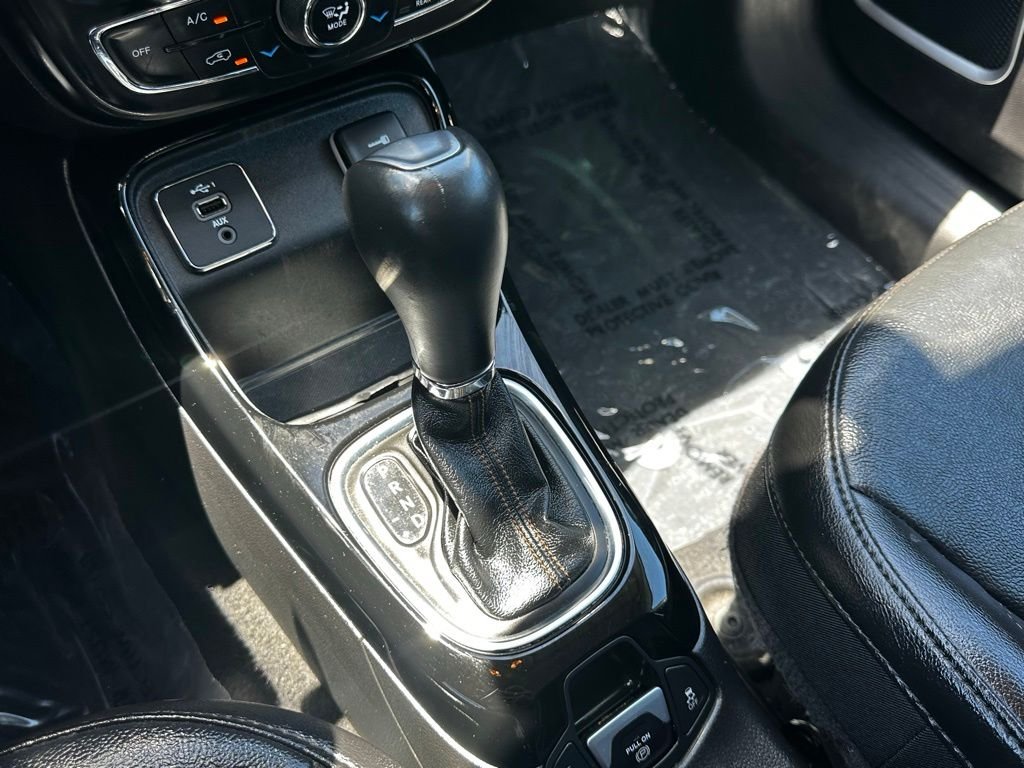 Used 2021 White Jeep Limited image 22