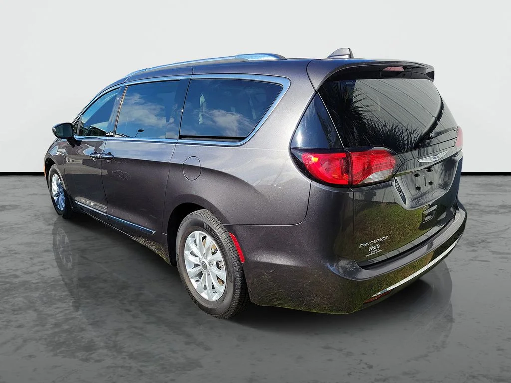 Used 2018 Chrysler Pacifica Touring L with VIN 2C4RC1BG1JR144730 for sale in Live Oak, FL