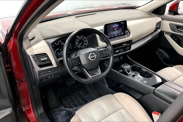 2025 Nissan Rogue SV - Photo 14
