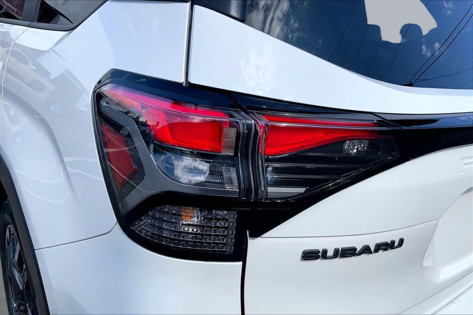 Used 2025 Crystal White Pearl Subaru Premium Hybrid image 27