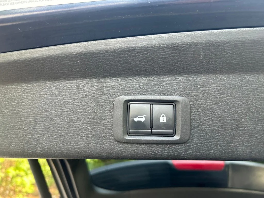 Used 2024 Black Mitsubishi SE image 31