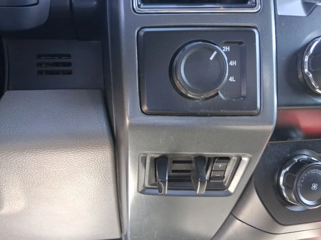 Used 2021 Black Ford XLT image 15