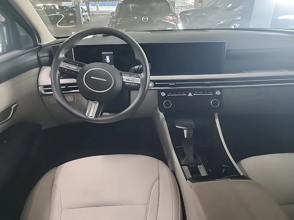 Used 2025 Gray Hyundai SEL image 5