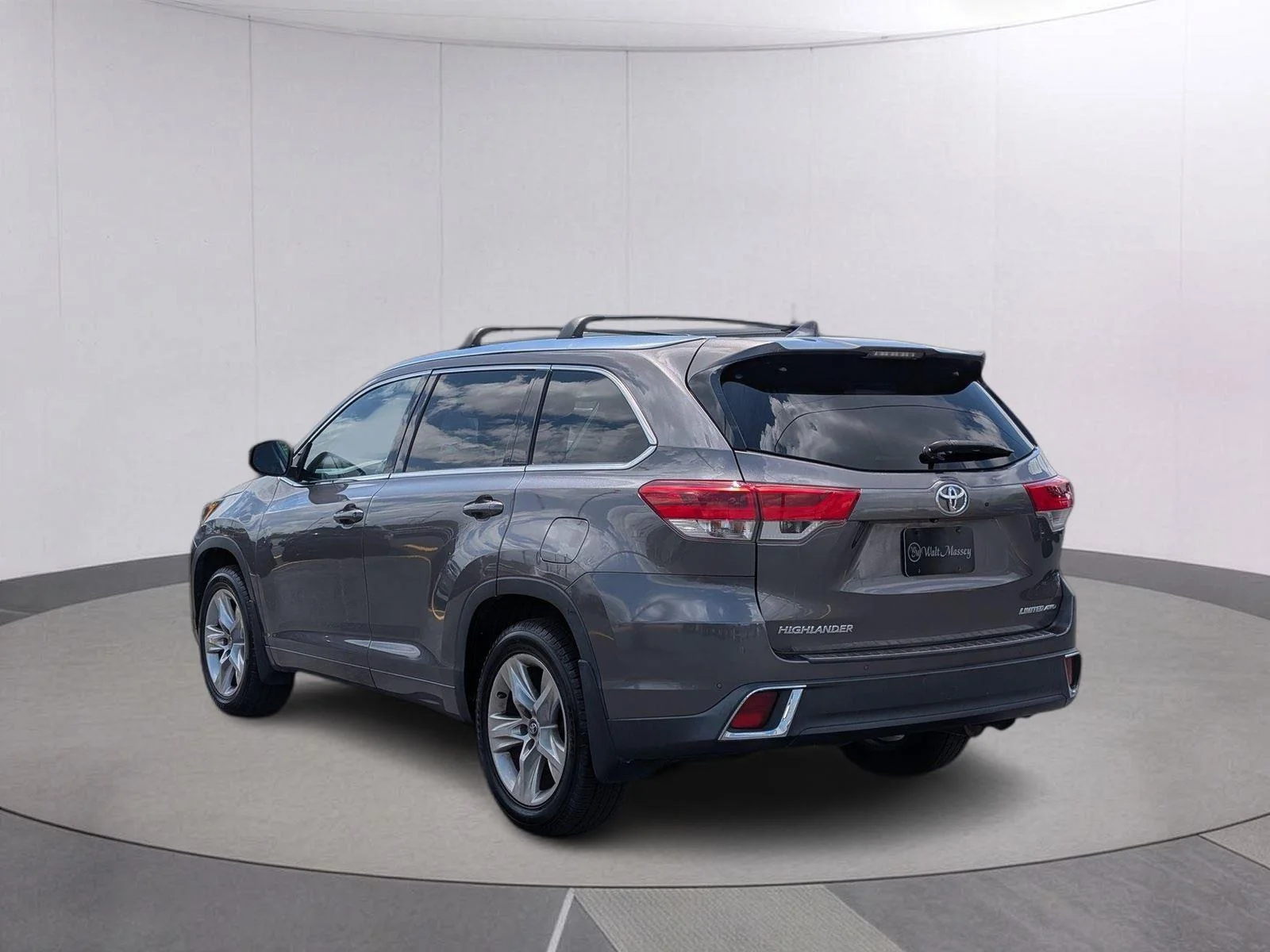 Used 2017 Predawn Gray Mica Toyota Limited image 3
