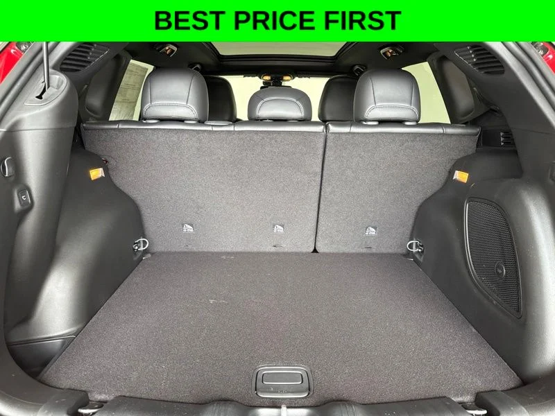 New 2026 Red Hot Pearl-Coat Exterior Paint Jeep Limited image 9