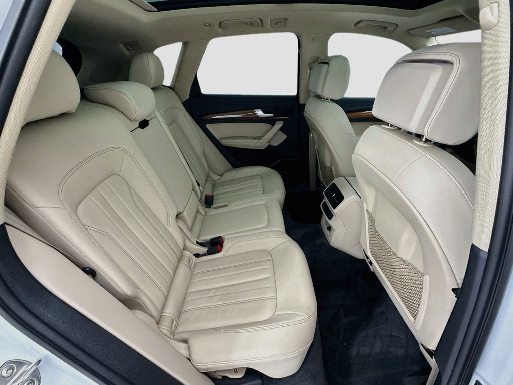 Used 2022 Glacier White Audi 45 S line Premium image 21