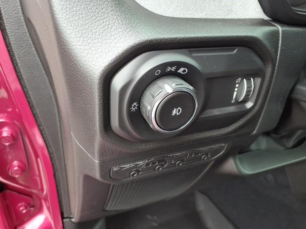 New 2026 Tuscadero Pearlcoat Jeep Sport image 10