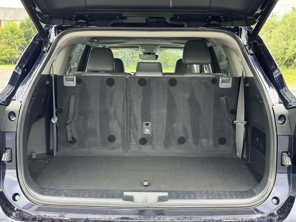 Used 2023  Toyota XLE image 30