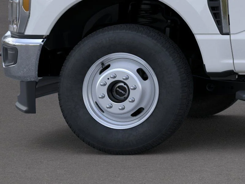 2025 Ford F-350 Super Duty Chassis Cab XL - Photo 19
