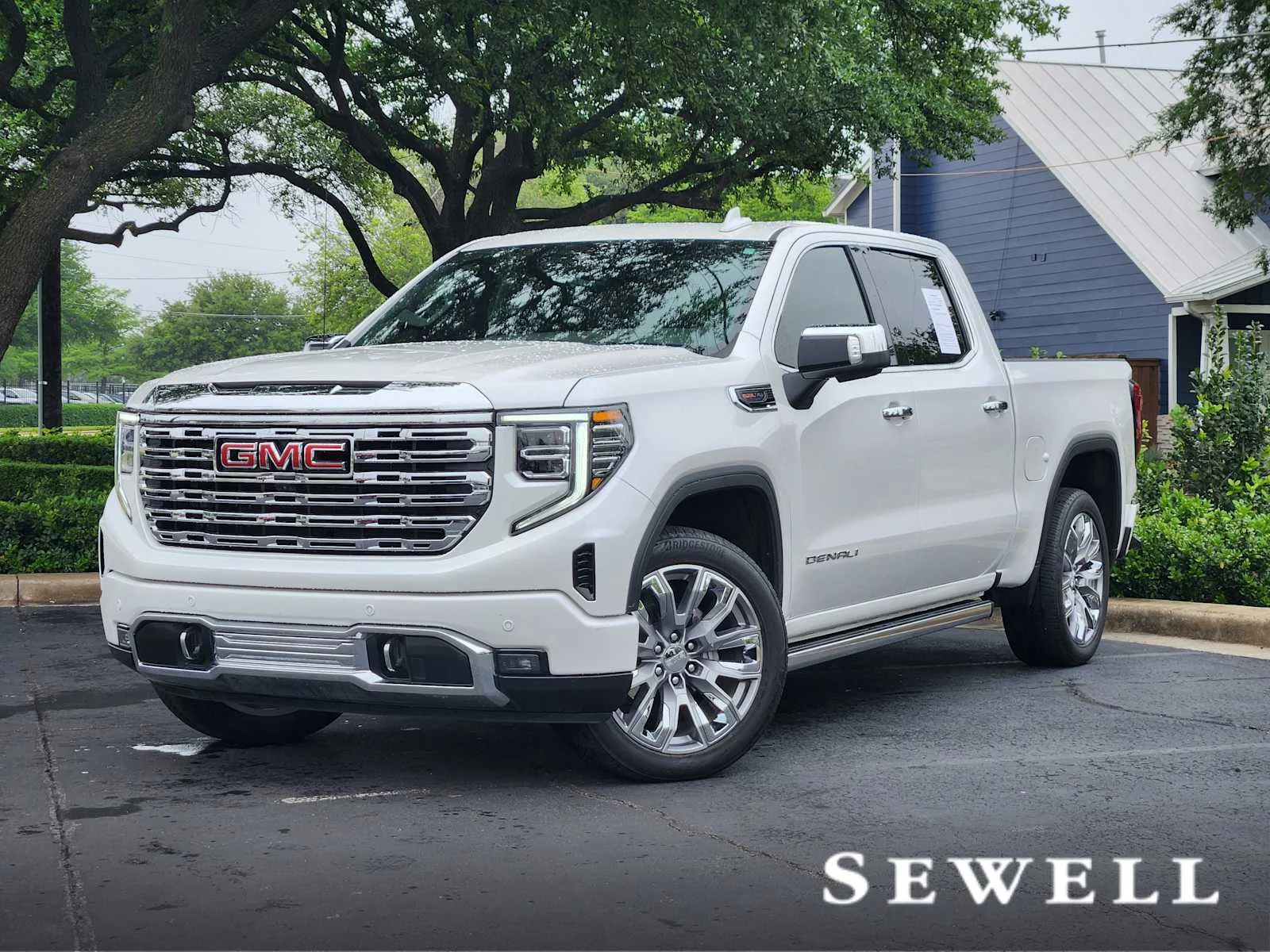2025 GMC Sierra 4WD Crew Cab Short Box Denali's photo