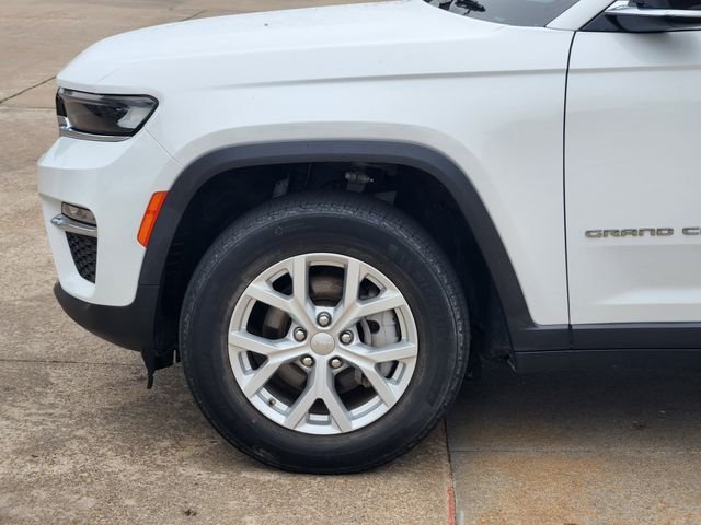 Used 2023 White/off-white Jeep Limited image 8