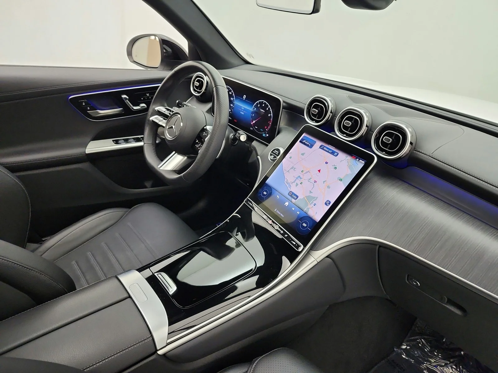 Used 2024 Polar White Mercedes-Benz GLC 300 4MATIC® SUV image 18