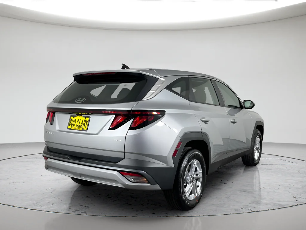 New 2026 Silver Hyundai SE image 5