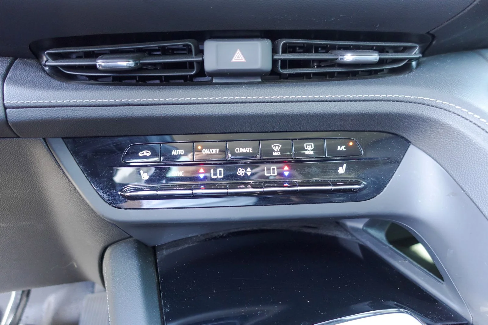 Used 2023 Ebony Twilight Metallic Buick Preferred image 21