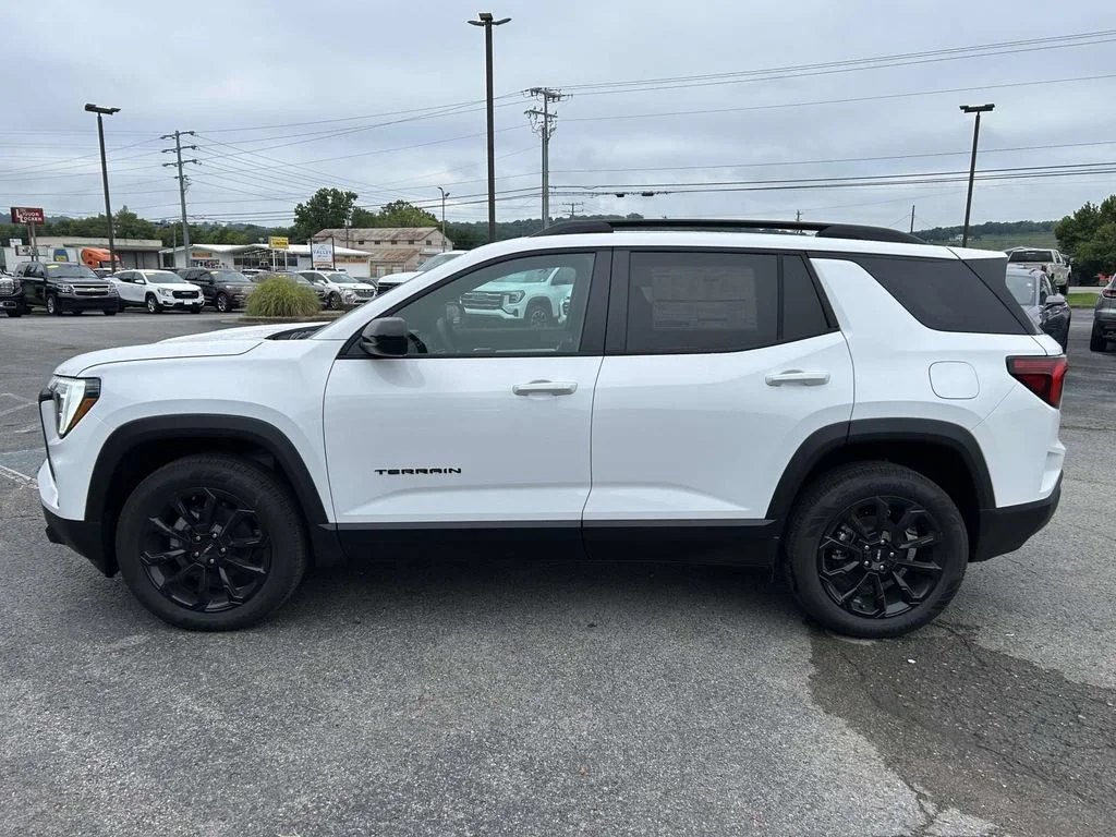 New 2027 Summit White GMC Elevation image 7