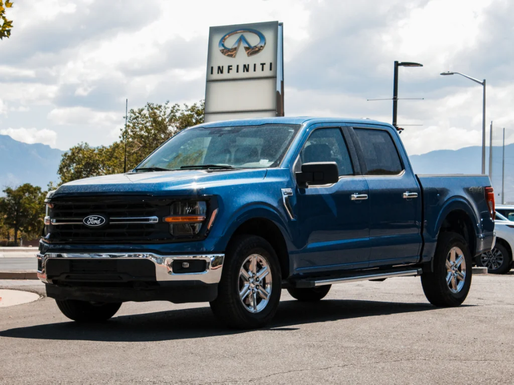 Used 2025 Blue Ford XLT image 1