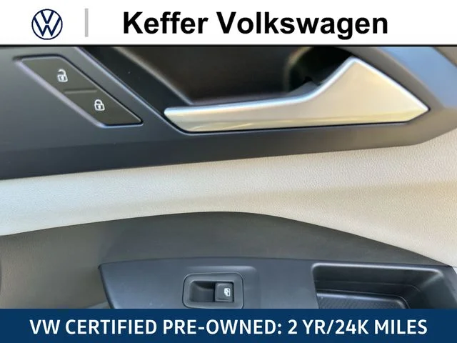 Certified Used 2023 Black Volkswagen 1.5T SE image 31