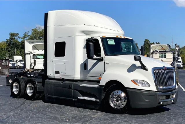 Pre-Owned 2023 International LT625 6x4 Sleeper
