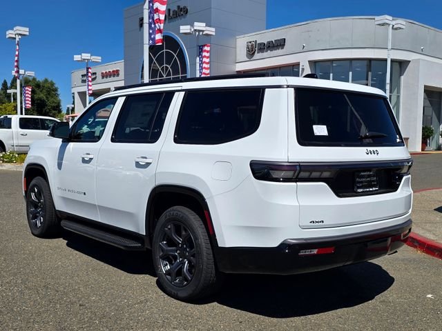 New 2026 Bright White Clear-Coat Exterior Paint Jeep Limited Altitude image 6