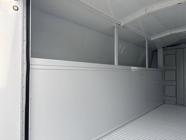 New 2025 Summit White Chevrolet 1WT image 8
