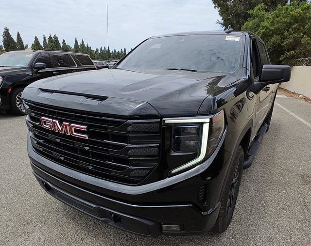 Used 2023 ONYX BLACK GMC Elevation image 3