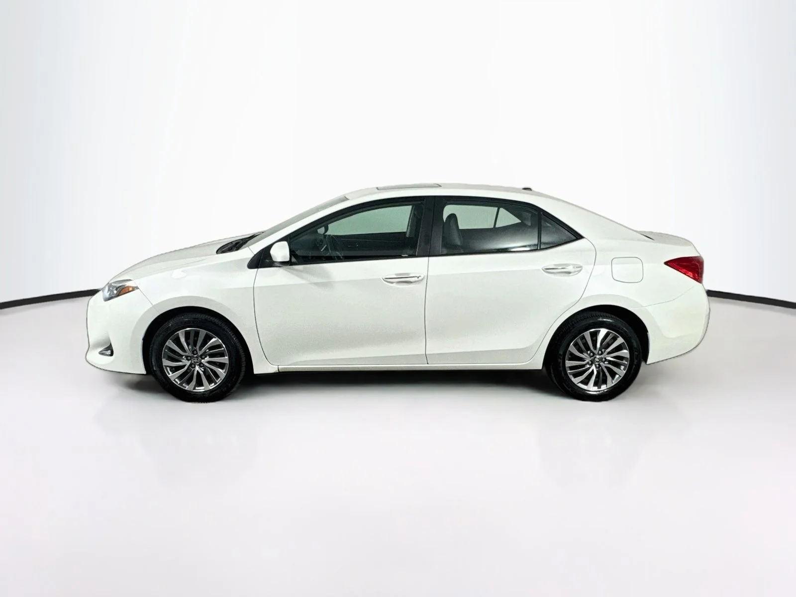 Certified Used 2019 White Toyota XLE image 4