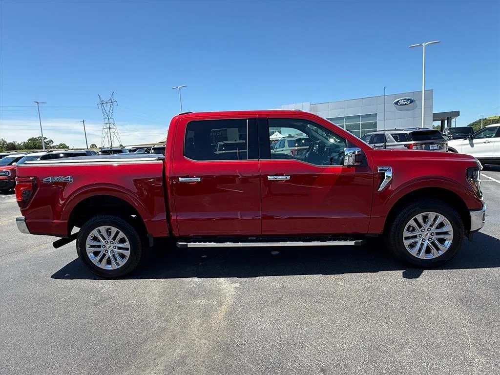 Used 2025 Red Ford XLT image 8