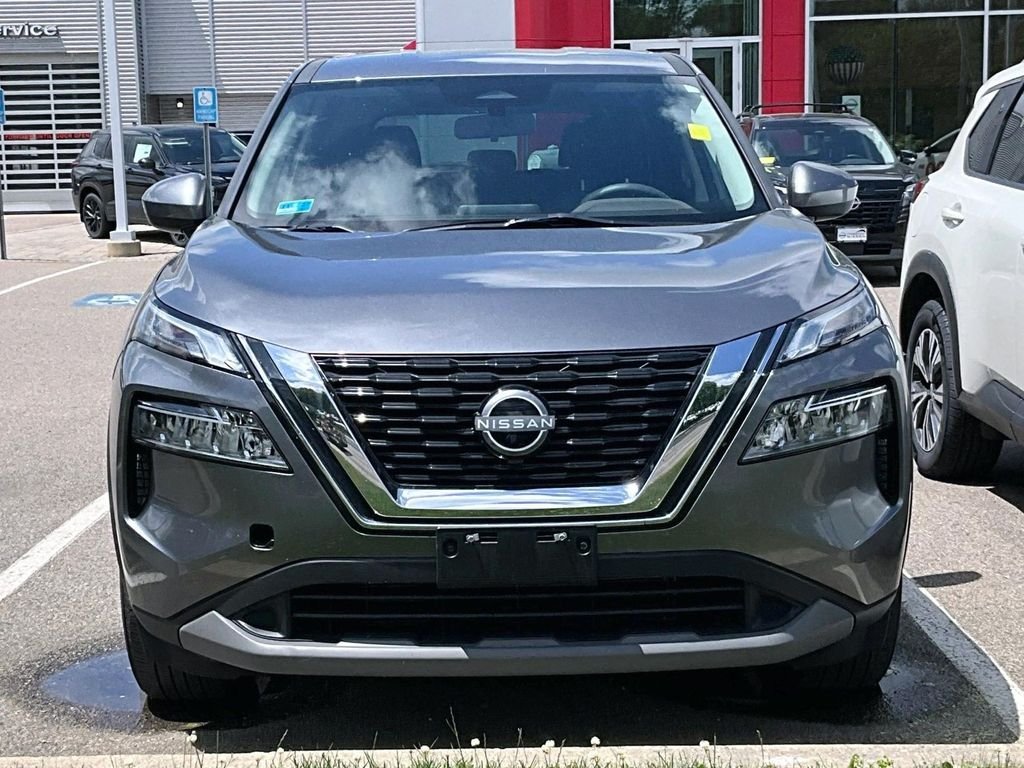 Used 2023 Gray Nissan SV image 2