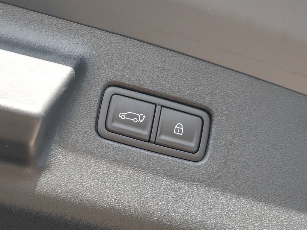 New 2026 Hampton Gray Hyundai SE FWD image 9