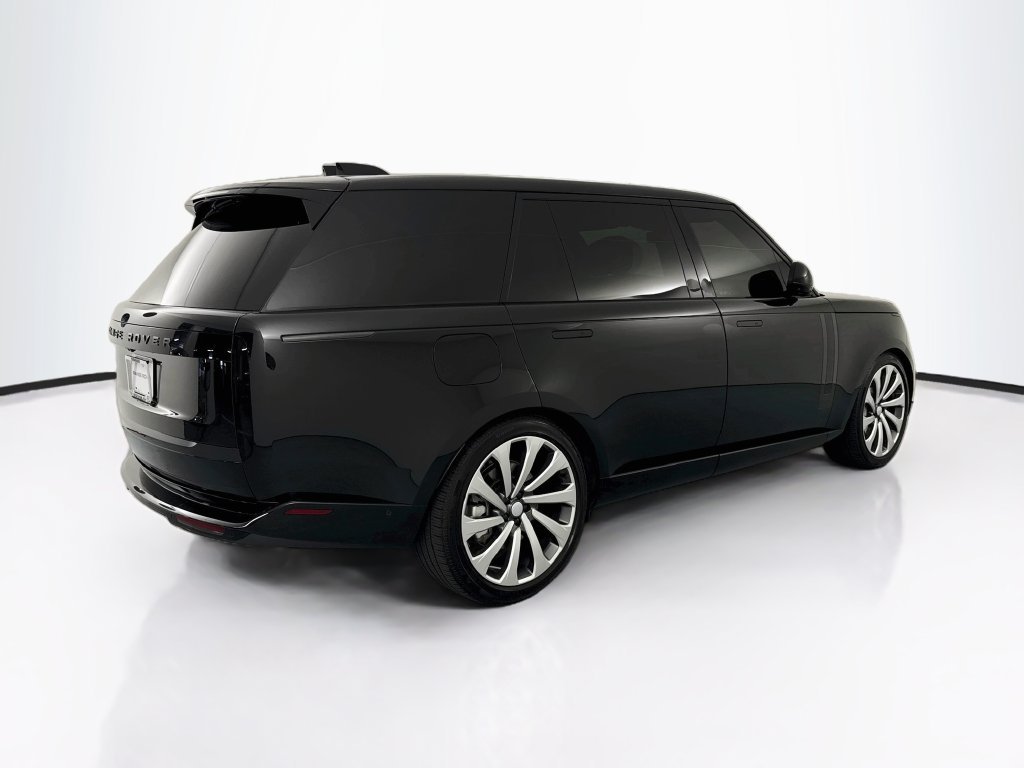 Certified Used 2025 Black Land Rover SE image 5