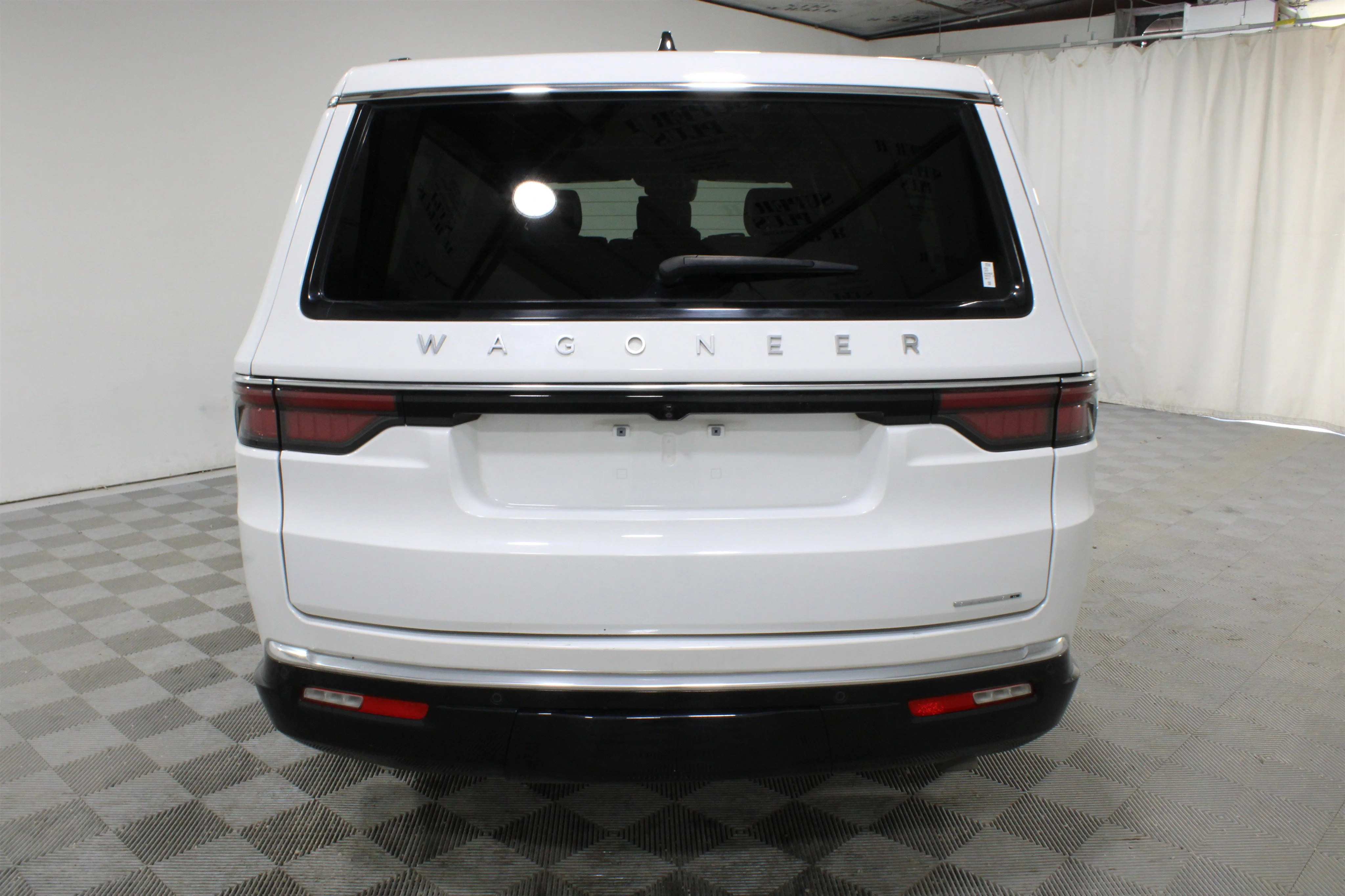 2024 Jeep Wagoneer L Series II - Photo 30