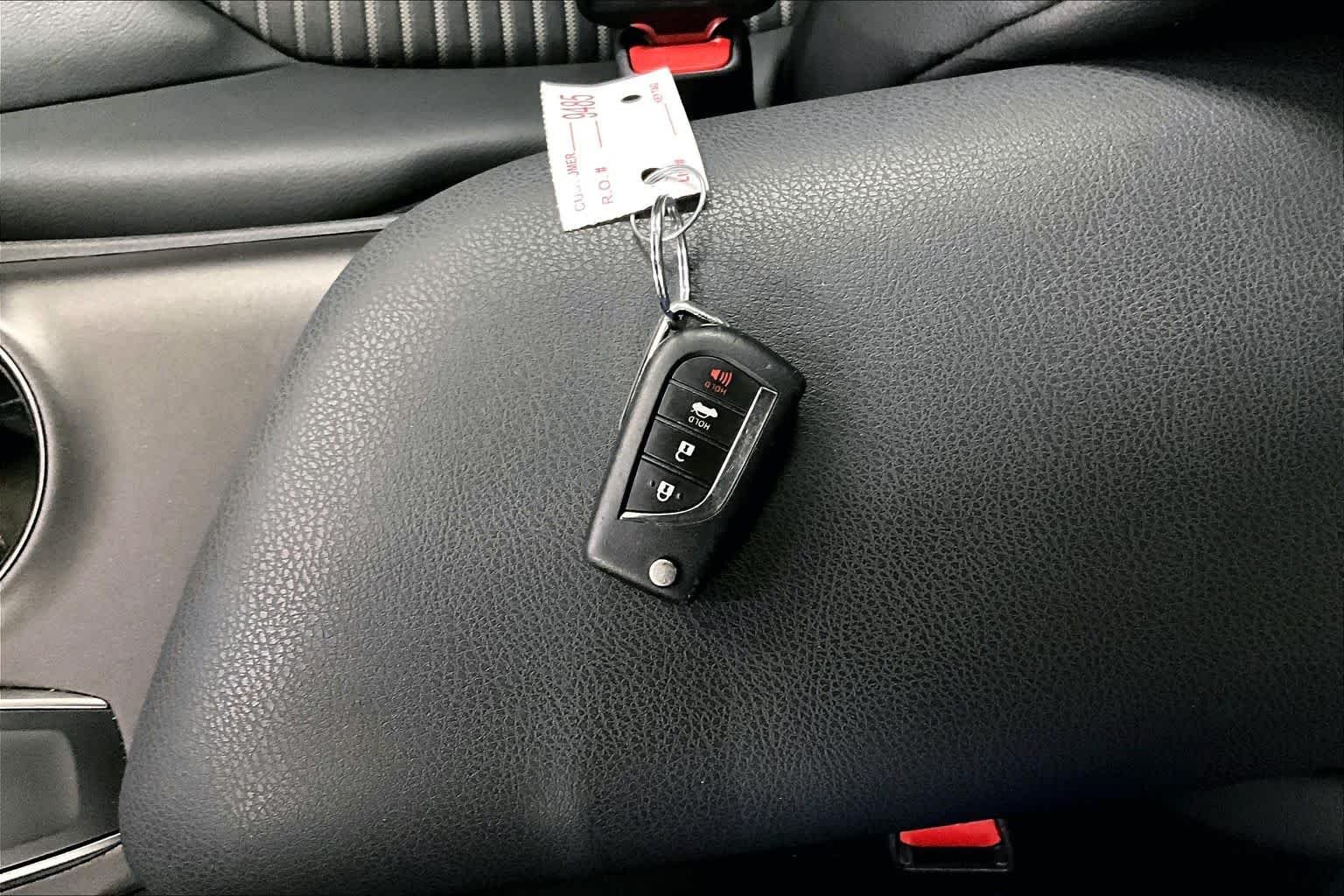 Used 2024 Ice Cap Toyota SE image 14