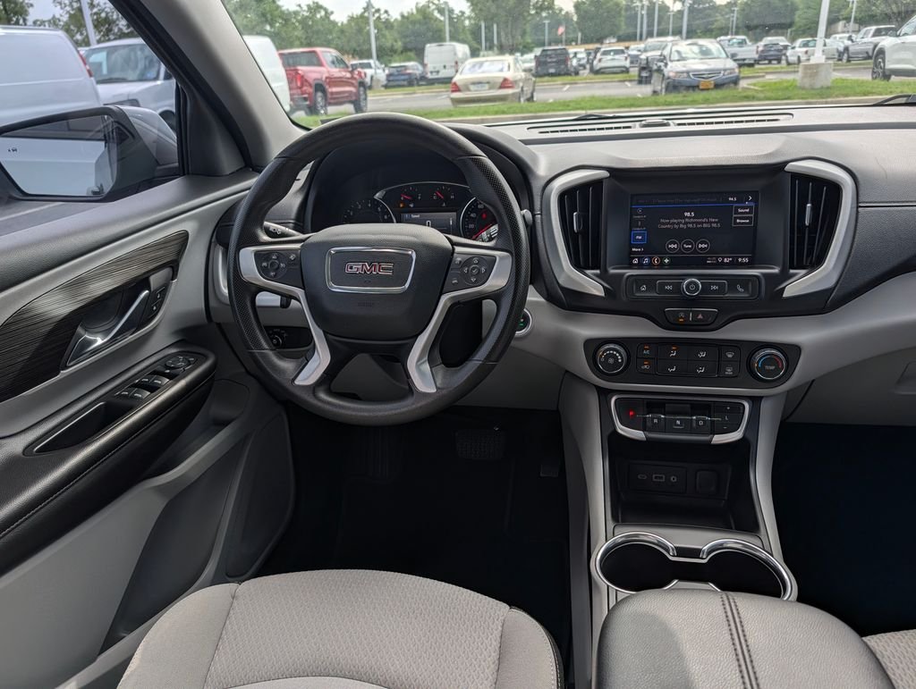 Used 2024 Silver GMC SLE image 3