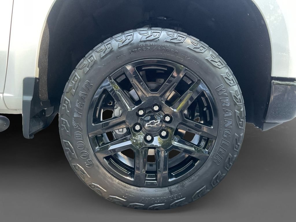 Used 2024 White Chevrolet Custom Trail Boss image 16