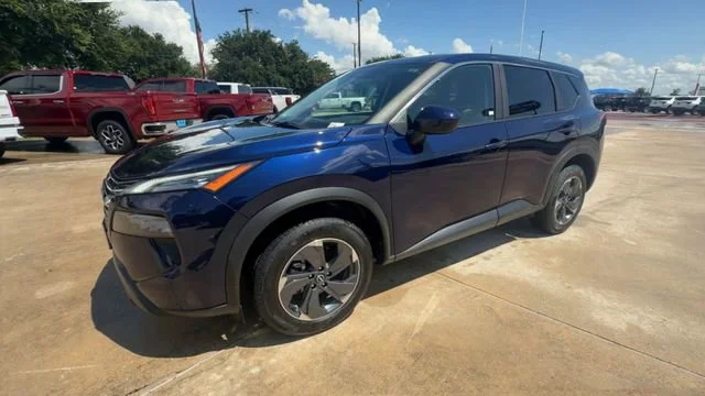 2025 Nissan Rogue SV - Photo 4
