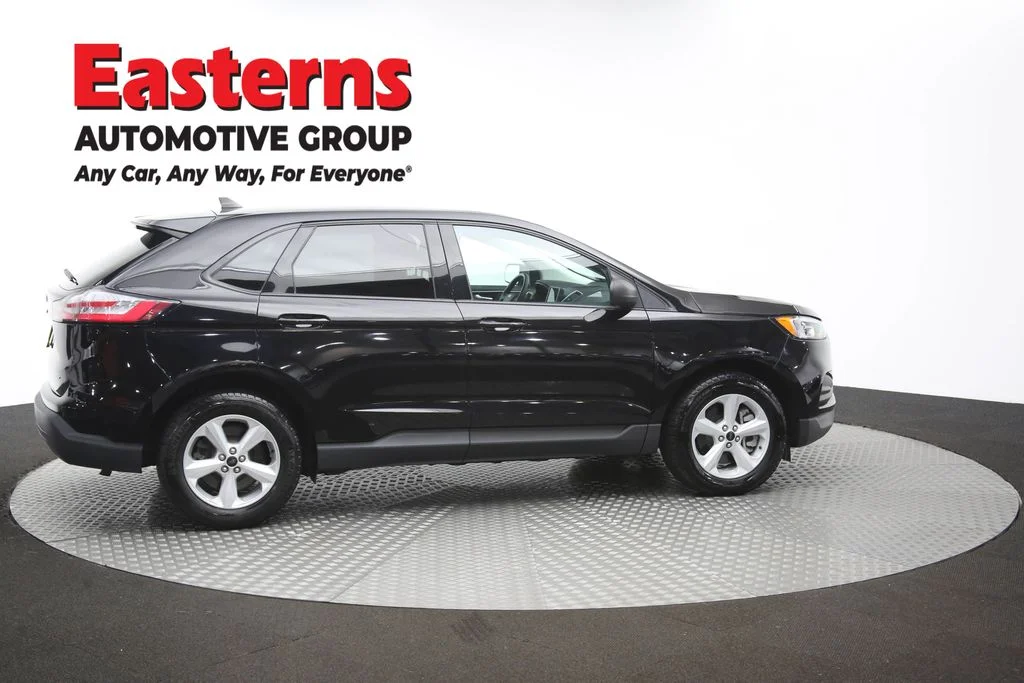 Used 2023 Black Ford SE image 42