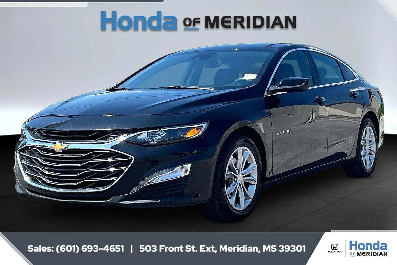 Used 2025 Mosaic Black Metallic Chevrolet LT image 10