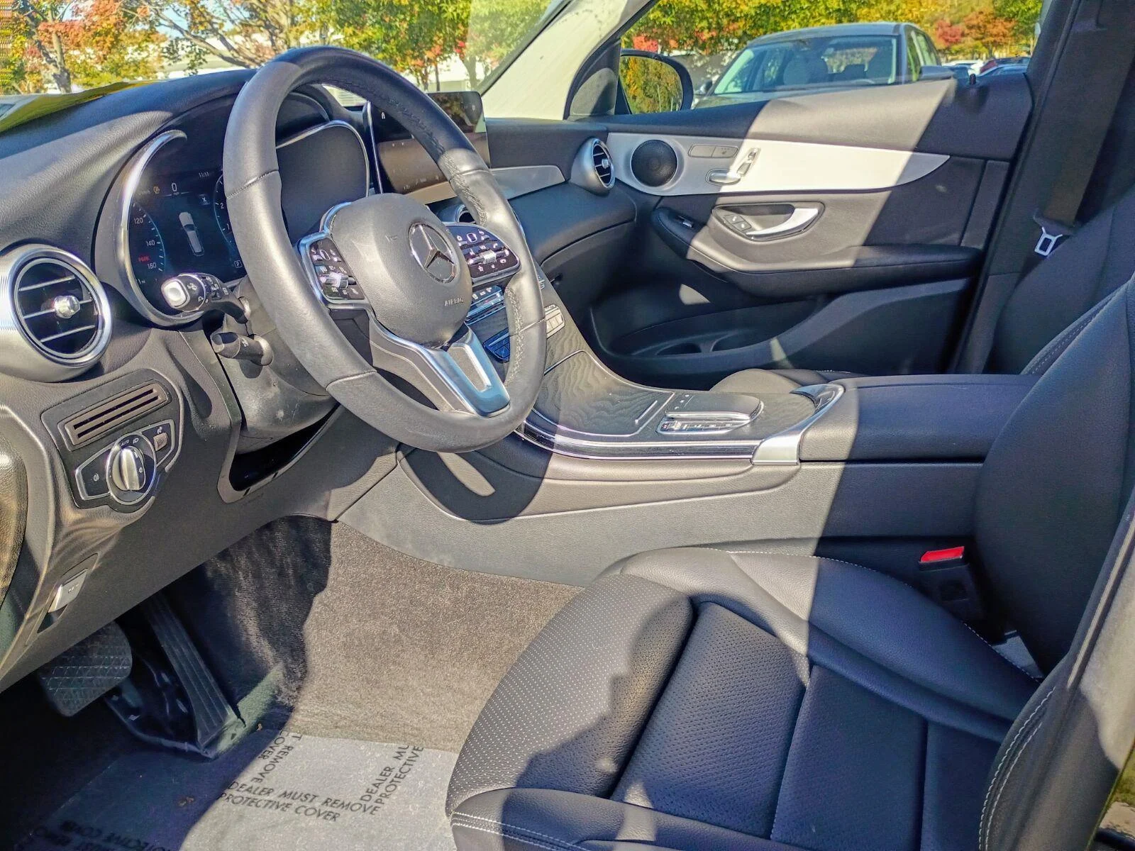 Used 2022 Black Mercedes-Benz GLC 300 image 12