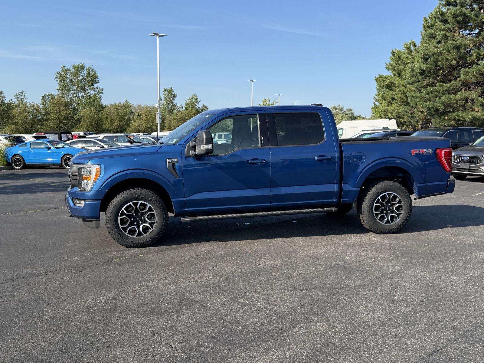 Used 2023 Atlas Blue Ford XLT image 4