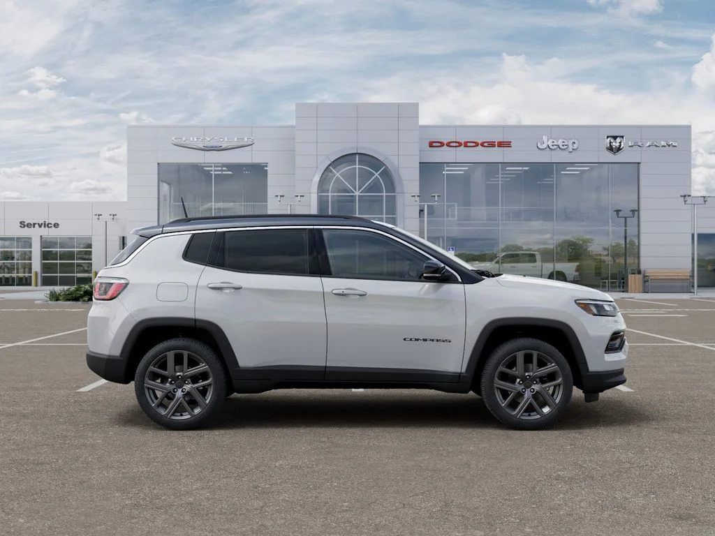 New 2026 Bright White Clear-Coat Exterior Paint Jeep Limited image 22